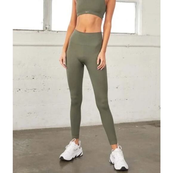 SET Active Pants - Set Active Sculptflex Seamless Leggings Green Size XS Yoga Pilates Athleisure